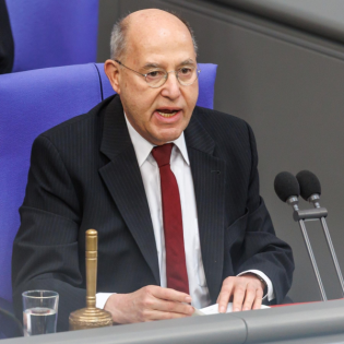 "Das war keine große Rede!" Gregor Gysis spricht als Alterspräsident im Bundestag