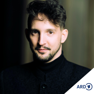 Puppenspieler Niklaus Habjan mit "Böhm" in Hamburg