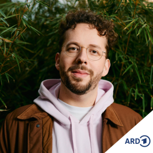 "Treppe aus Papier": Henrik Szántó über seinen neuen Roman