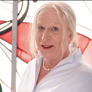 #290 Transfrau Georgine Kellermann – „Der liebe Gott hat die falsche Verpackung für mich gewählt“