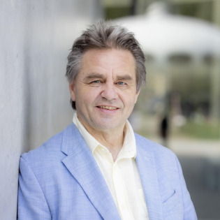 Buchautor Manfred Otzelberger: Haben uns dran gewöhnt, Alter als Last zu sehen