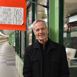 Christoph Busch, Gründer des Zuhör-Kiosk