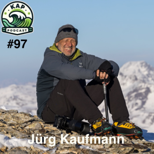 #97 Nazaré. Die grössten Wellen der Welt: Jürg Kaufmann über das Zusammenspiel von Meer, Mensch und Kamera.