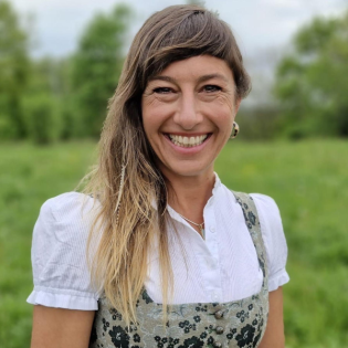 Katharina Mayer, Tanzmeisterin: lehrt Lebenslust