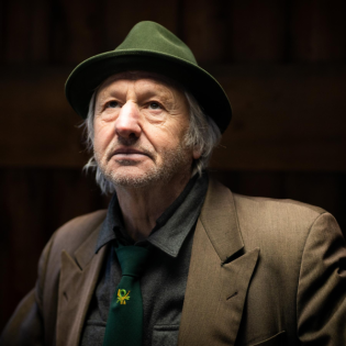 Georg Ringsgwandl, Kabarettist: Mags schrill und schräg