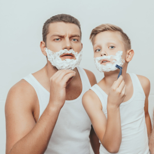 Wachsen Haare schneller, wenn man sie rasiert?