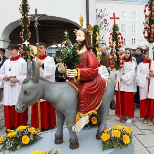 Warum gibt es zu Ostern Prozessionen?